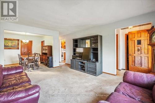 632 Beach Boulevard, Hamilton, ON - Indoor Photo Showing Living Room