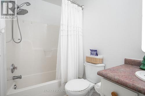 2 Tulip Drive, Tillsonburg, ON - Indoor Photo Showing Bathroom