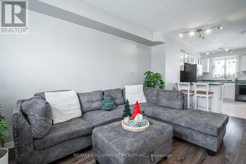 2 Tulip Drive, Tillsonburg, ON - Indoor Photo Showing Living Room