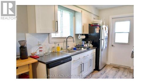 Upper - 124 Roberts Crescent, Kitchener, ON - Indoor Photo Showing Kitchen With Double Sink