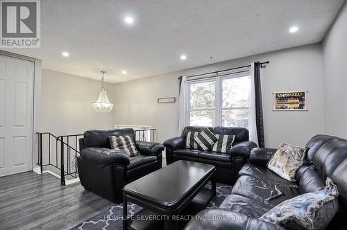 37 Autumn Road, Brantford, ON - Indoor Photo Showing Living Room