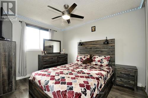 37 Autumn Road, Brantford, ON - Indoor Photo Showing Bedroom