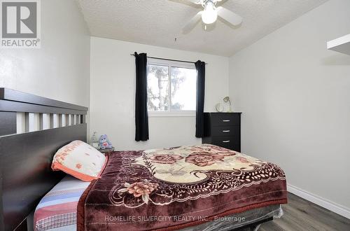 37 Autumn Road, Brantford, ON - Indoor Photo Showing Bedroom