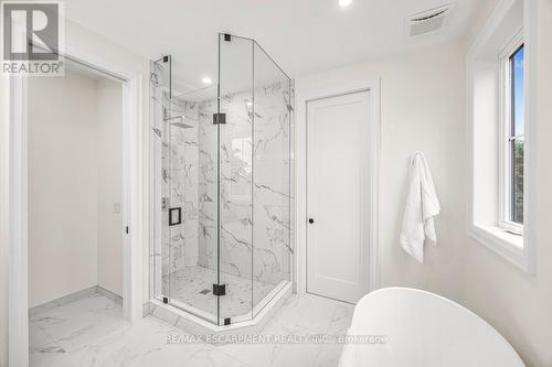 63 Brian Boulevard, Hamilton, ON - Indoor Photo Showing Bathroom