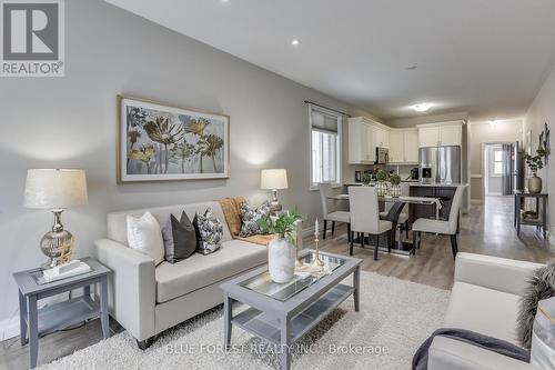 39 Yvonne Crescent, London, ON - Indoor Photo Showing Living Room