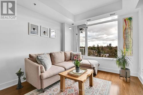 506 - 88 Richmond Road, Ottawa, ON - Indoor Photo Showing Living Room