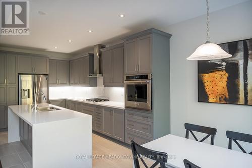 3401 Vernon Powell Drive, Oakville, ON - Indoor Photo Showing Kitchen With Double Sink With Upgraded Kitchen