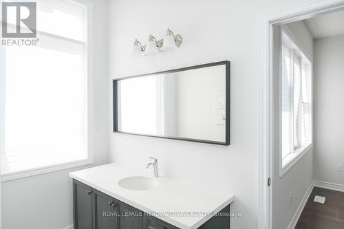 3401 Vernon Powell Drive, Oakville, ON - Indoor Photo Showing Bathroom