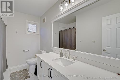 998 Ridge Valley Drive, Oshawa, ON - Indoor Photo Showing Bathroom