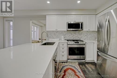 998 Ridge Valley Drive, Oshawa, ON - Indoor Photo Showing Kitchen With Stainless Steel Kitchen With Upgraded Kitchen