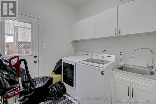 998 Ridge Valley Drive, Oshawa, ON - Indoor Photo Showing Laundry Room