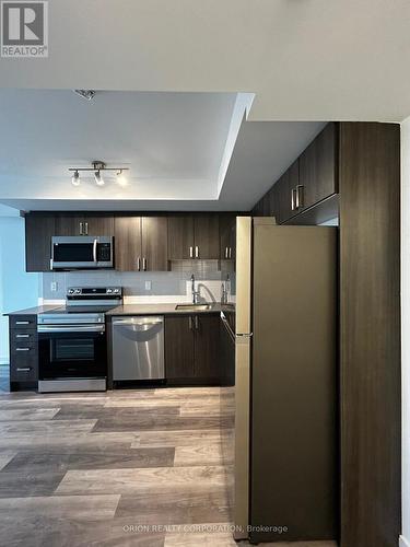 903 - 1435 Celebration Drive, Pickering, ON - Indoor Photo Showing Kitchen