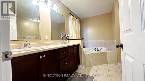 268 Flodden Way E, Ottawa, ON - Indoor Photo Showing Bathroom