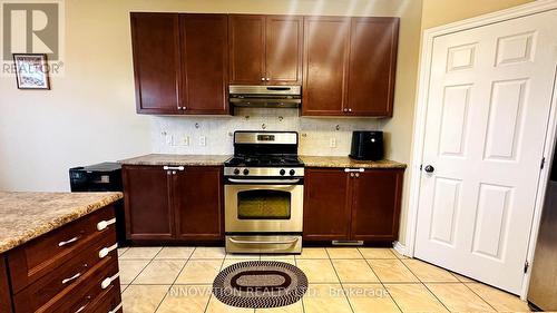 268 Flodden Way E, Ottawa, ON - Indoor Photo Showing Kitchen