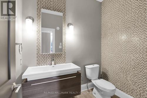 1601 Kingsdale Avenue, Ottawa, ON - Indoor Photo Showing Bathroom