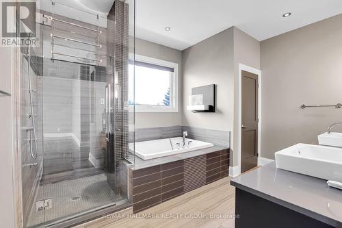 1601 Kingsdale Avenue, Ottawa, ON - Indoor Photo Showing Bathroom