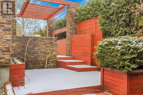 1601 Kingsdale Avenue, Ottawa, ON - Outdoor