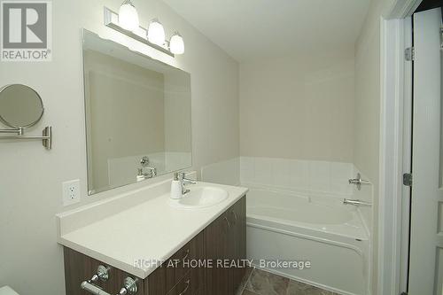 132 Mattingly Way, Ottawa, ON - Indoor Photo Showing Bathroom