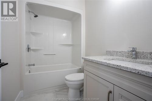 17 Duskridge Road, Chatham, ON - Indoor Photo Showing Bathroom