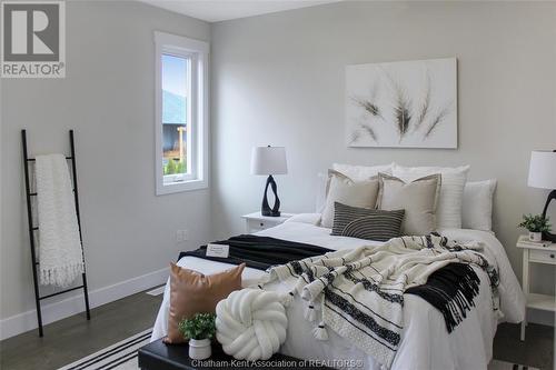 17 Duskridge Road, Chatham, ON - Indoor Photo Showing Bedroom