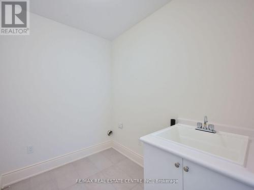 1555 Severn Drive, Milton, ON - Indoor Photo Showing Other Room