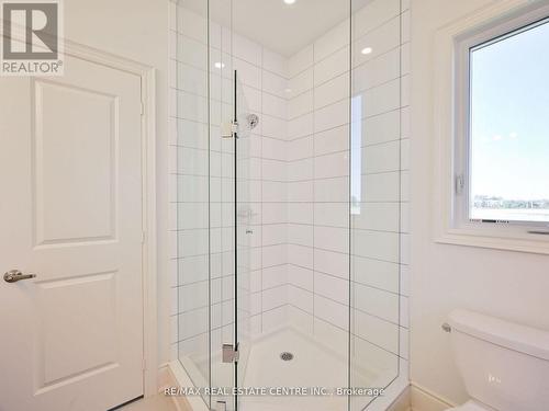 1555 Severn Drive, Milton, ON - Indoor Photo Showing Bathroom