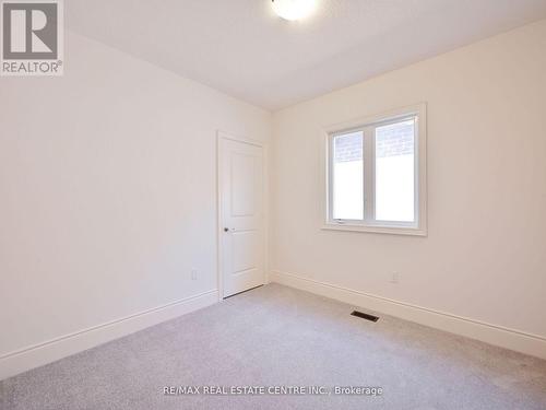 1555 Severn Drive, Milton, ON - Indoor Photo Showing Other Room