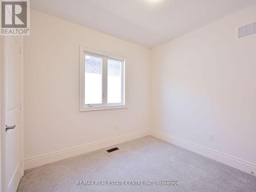 1555 Severn Drive, Milton, ON - Indoor Photo Showing Other Room