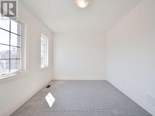 1555 Severn Drive, Milton, ON - Indoor Photo Showing Other Room