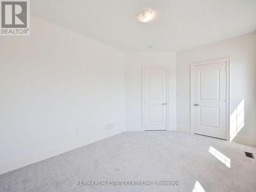 1555 Severn Drive, Milton, ON - Indoor Photo Showing Other Room