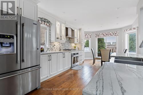 5875 Chessman Court, Mississauga, ON - Indoor Photo Showing Kitchen With Stainless Steel Kitchen With Upgraded Kitchen