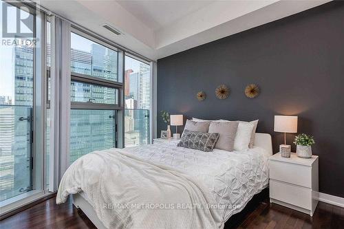 2207 - 12 York Street, Toronto, ON - Indoor Photo Showing Bedroom