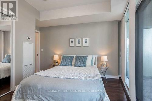 2207 - 12 York Street, Toronto, ON - Indoor Photo Showing Bedroom