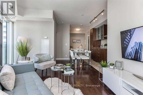 2207 - 12 York Street, Toronto, ON - Indoor Photo Showing Living Room