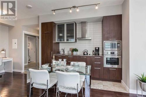 2207 - 12 York Street, Toronto, ON - Indoor Photo Showing Dining Room