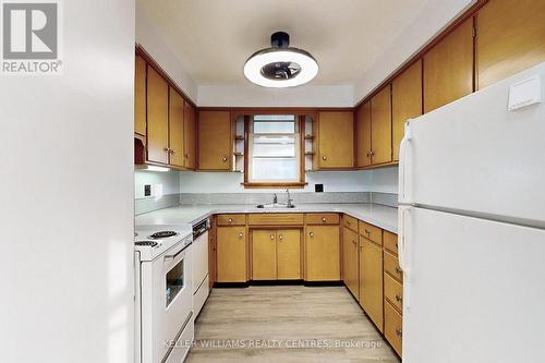 12190 Warden Avenue, Whitchurch-Stouffville, ON - Indoor Photo Showing Kitchen