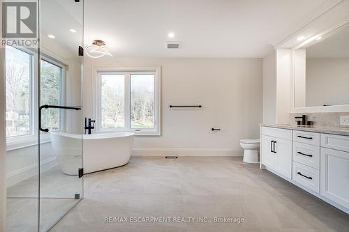 941 Old Mohawk Road, Hamilton, ON - Indoor Photo Showing Bathroom