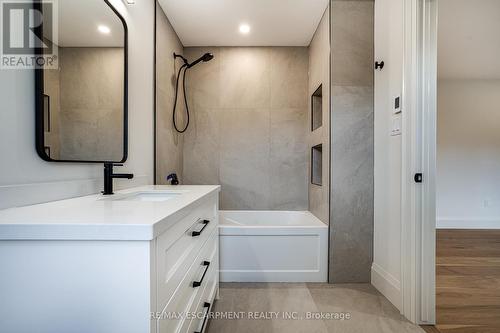 941 Old Mohawk Road, Hamilton, ON - Indoor Photo Showing Bathroom