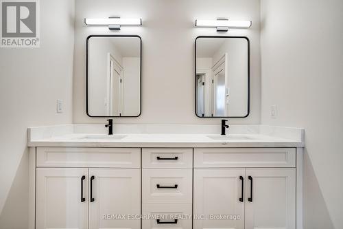 941 Old Mohawk Road, Hamilton, ON - Indoor Photo Showing Bathroom