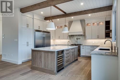 941 Old Mohawk Road, Hamilton, ON - Indoor Photo Showing Kitchen With Upgraded Kitchen