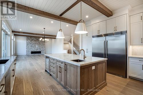 941 Old Mohawk Road, Hamilton, ON - Indoor Photo Showing Kitchen With Upgraded Kitchen