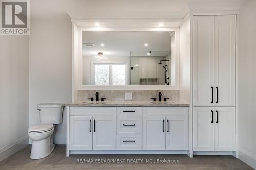 941 Old Mohawk Road, Hamilton, ON - Indoor Photo Showing Bathroom