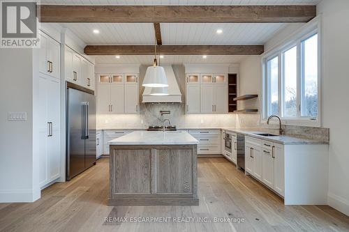 941 Old Mohawk Road, Hamilton, ON - Indoor Photo Showing Kitchen With Upgraded Kitchen