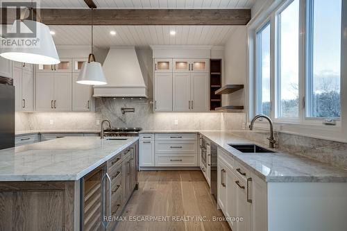 941 Old Mohawk Road, Hamilton, ON - Indoor Photo Showing Kitchen With Upgraded Kitchen