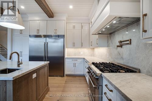 941 Old Mohawk Road, Hamilton, ON - Indoor Photo Showing Kitchen With Upgraded Kitchen