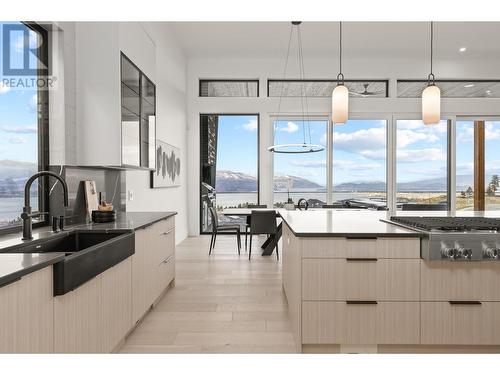 5584 Upper Mission Court, Kelowna, BC - Indoor Photo Showing Kitchen With Double Sink With Upgraded Kitchen