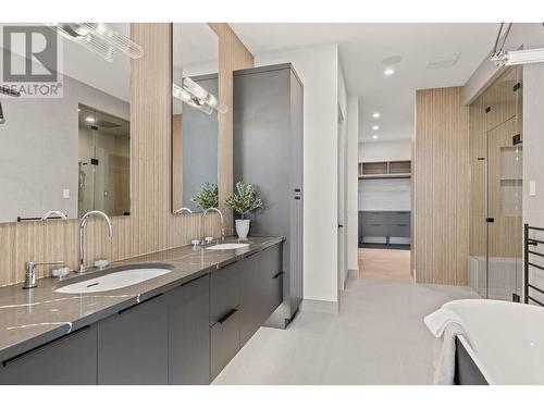 5584 Upper Mission Court, Kelowna, BC - Indoor Photo Showing Bathroom