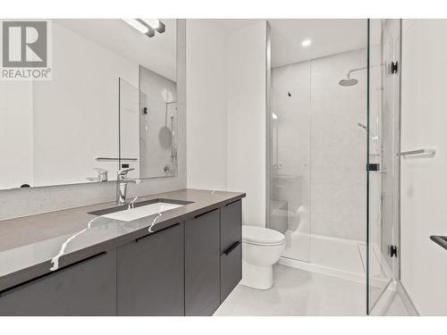 5584 Upper Mission Court, Kelowna, BC - Indoor Photo Showing Bathroom