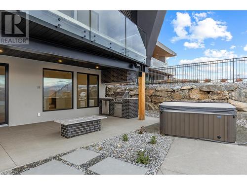 5584 Upper Mission Court, Kelowna, BC - Outdoor With Deck Patio Veranda