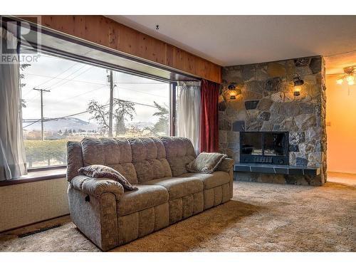 2483 Francis Street, Vernon, BC - Indoor Photo Showing Living Room With Fireplace